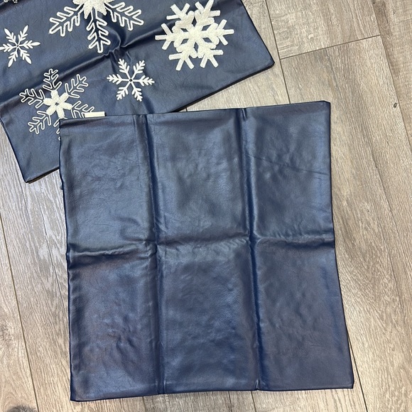 Brawarm Pack of 2 navy blue snowflake pillow cases zip up square sofa living new - Picture 4 of 4